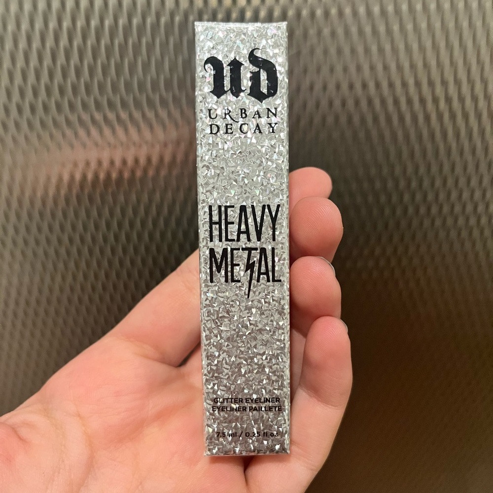 URBAN DECAY HEAVY METAL eyeliner